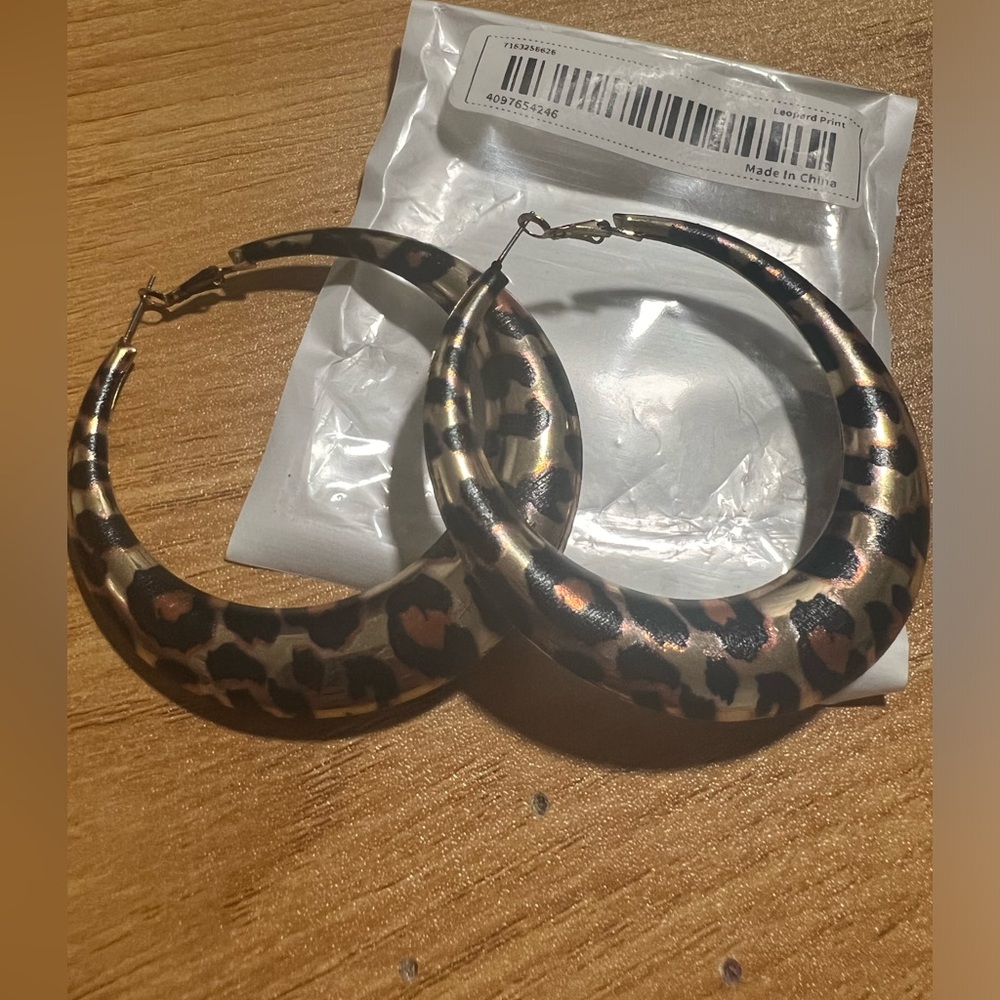 Leopard loop earrings